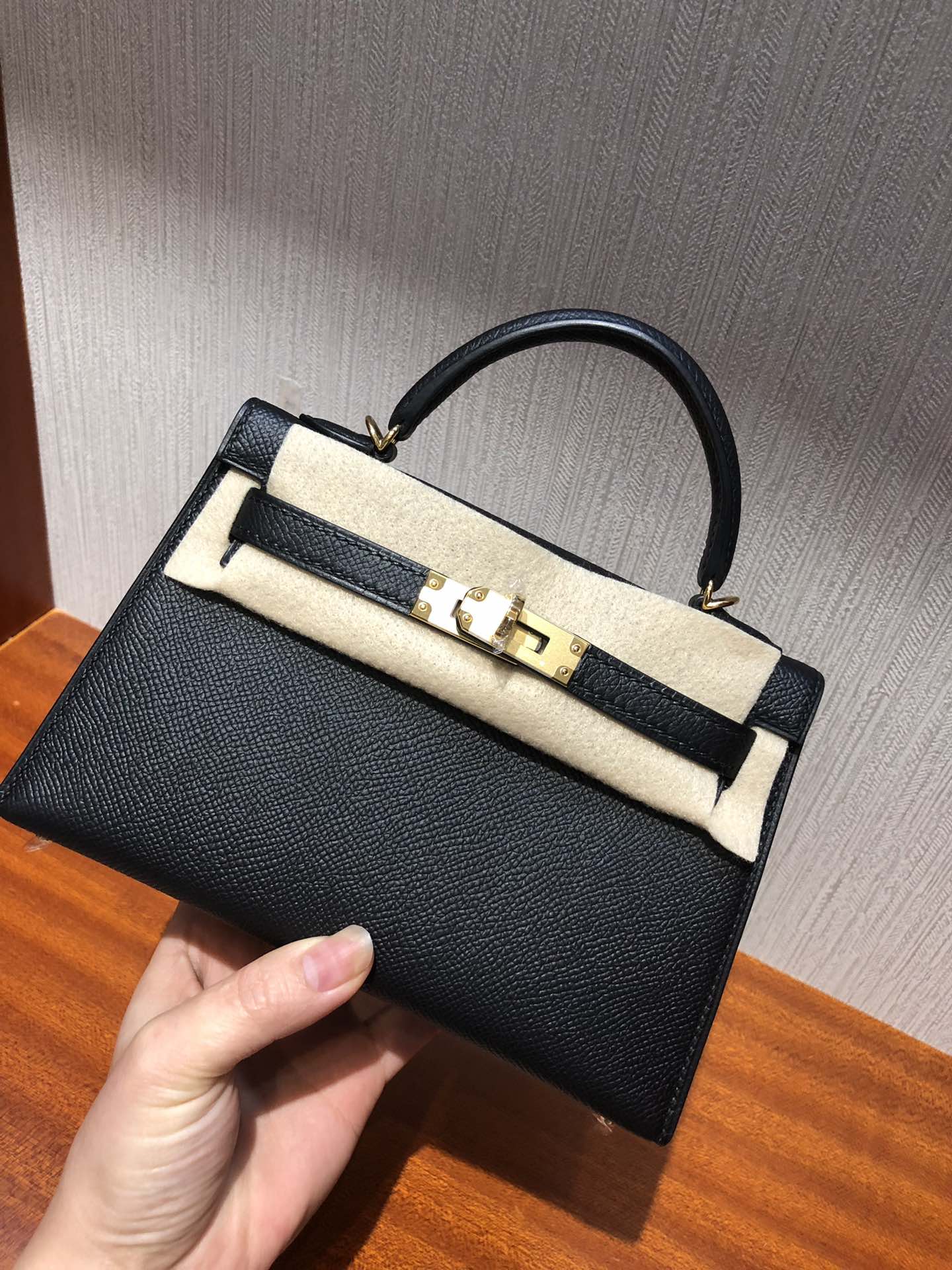 에르메스 미니 켈리백 블랙 금장 앱송